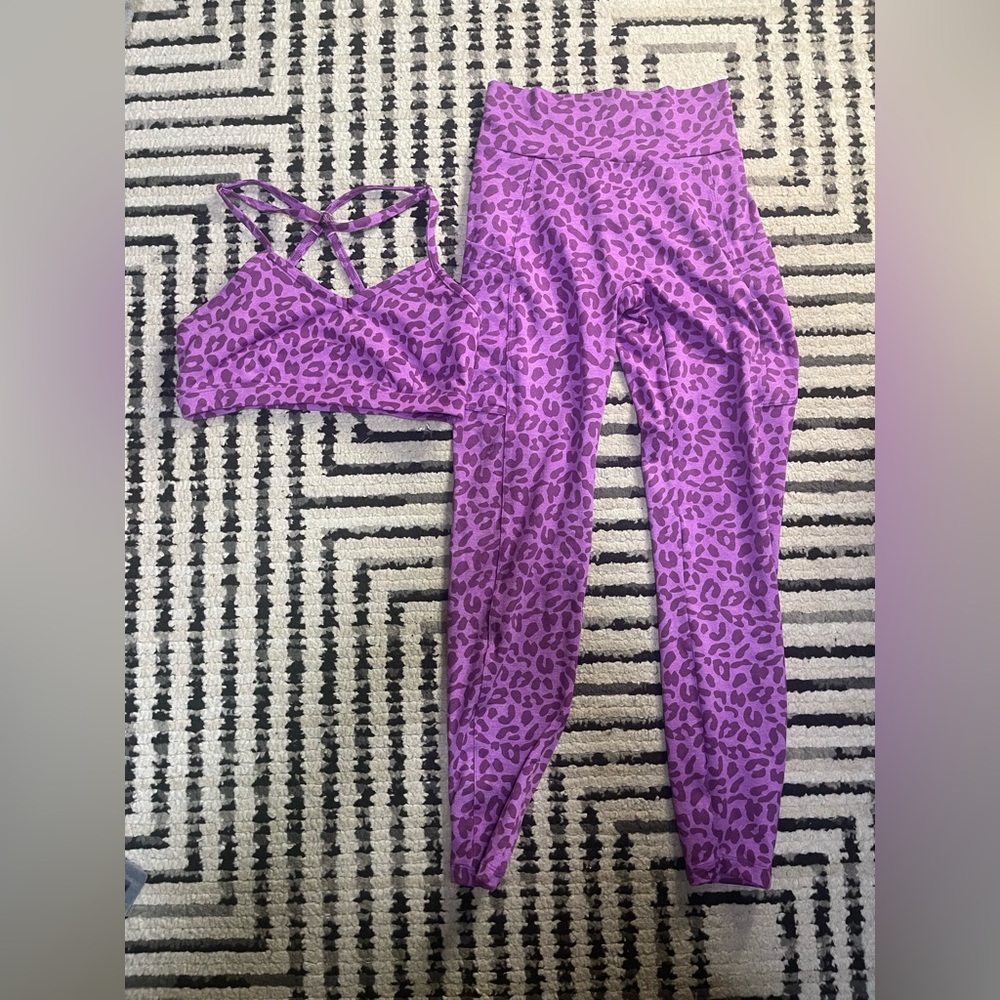 Curves leggings and pumped sports bra in purple cheetah both size LARGE